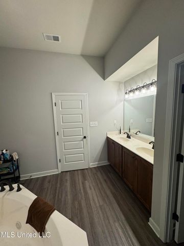 2219 Metcalf Way, Southaven, MS 38672