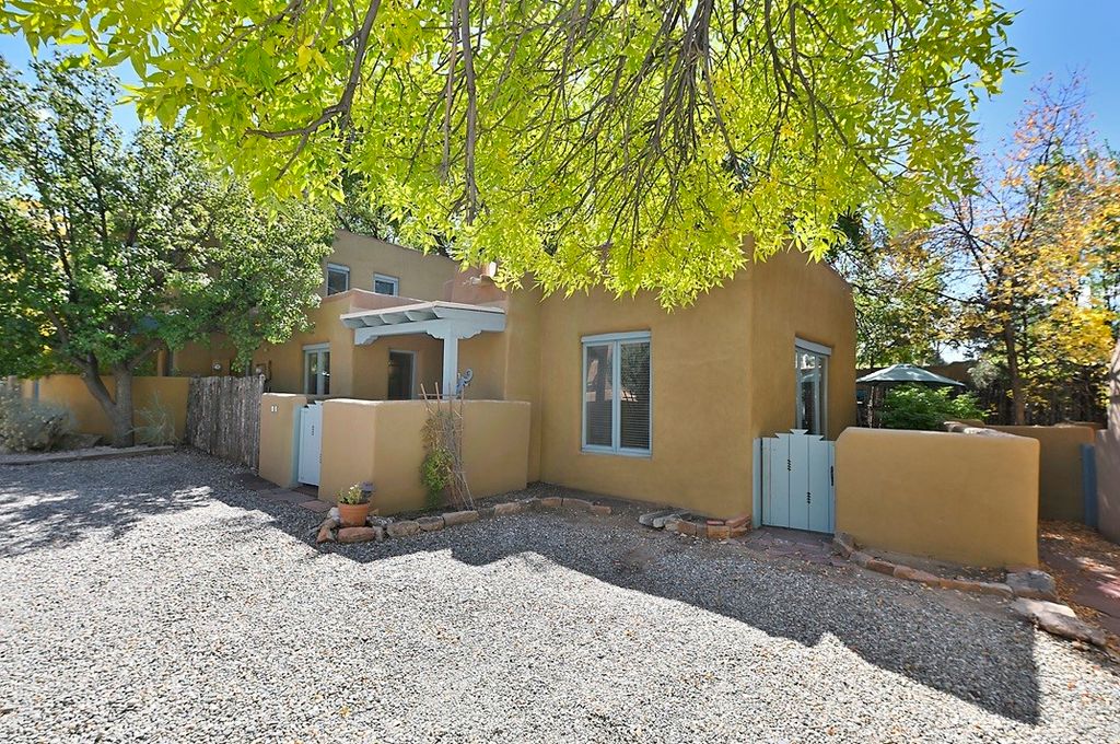 624 Galisteo 12, Santa Fe, NM 87505