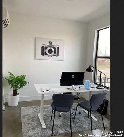 130 N Swiss Unit 101, San Antonio, TX 78202