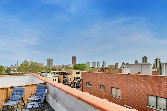 844 W Roscoe Street 2E, Chicago, IL 60657