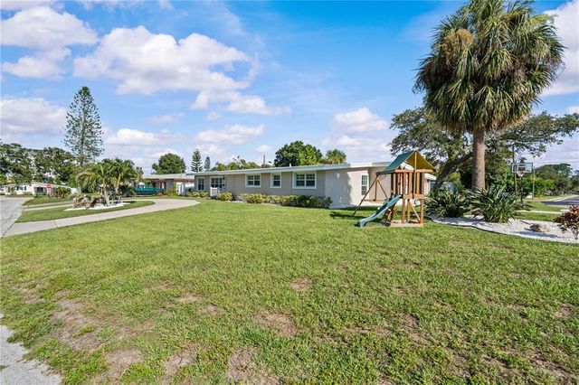 327 SUNNY LANE, Belleair, FL 33756