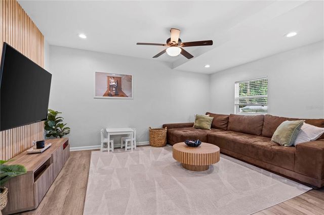 327 SUNNY LANE, Belleair, FL 33756