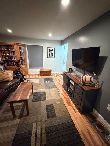 32 Roundy 1, Beverly, MA 01915