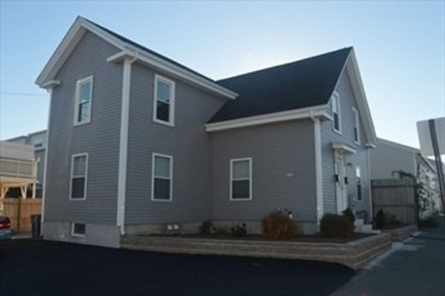 32 Roundy 1, Beverly, MA 01915