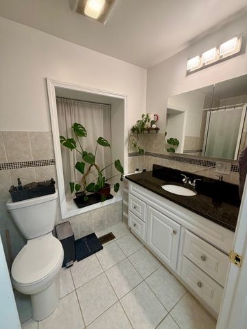 32 Roundy 1, Beverly, MA 01915