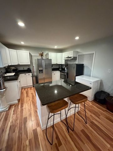 32 Roundy 1, Beverly, MA 01915