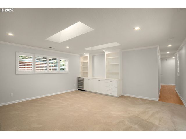 1405 CHERRY CREST Ave, Lake Oswego, OR 97034