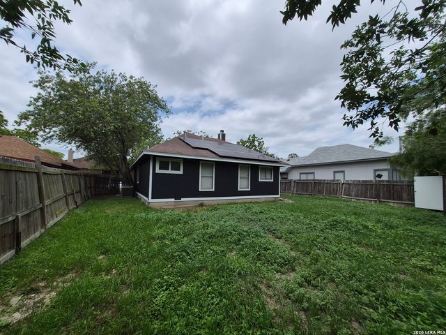 3146 BEAR SPRINGS DR, San Antonio, TX 78245