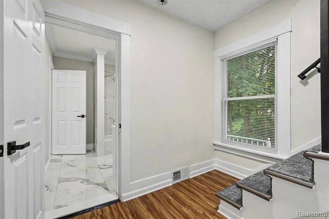 2102 Forest Avenue, Lansing, MI 48910