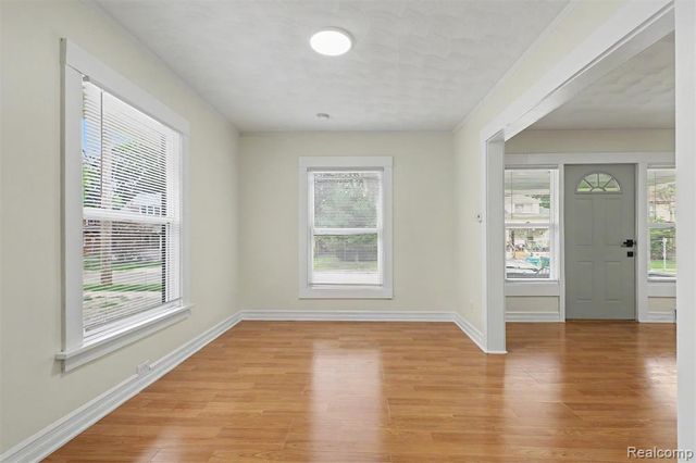 2102 Forest Avenue, Lansing, MI 48910