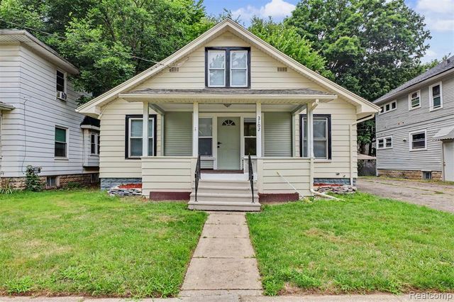 2102 Forest Avenue, Lansing, MI 48910