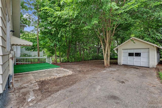 2102 Forest Avenue, Lansing, MI 48910