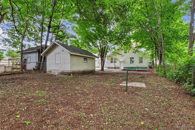 2102 Forest Avenue, Lansing, MI 48910