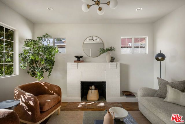 1428 N Raymond Avenue, Pasadena, CA 91103