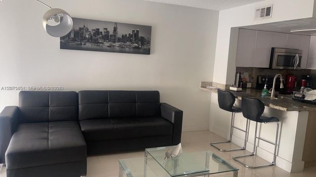 8670 NW 6th Lane 4-208, Miami, FL 33126