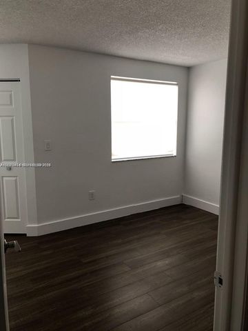 8670 NW 6th Lane 4-208, Miami, FL 33126