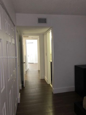 8670 NW 6th Lane 4-208, Miami, FL 33126