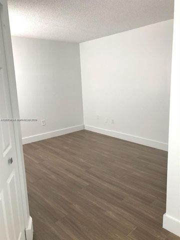 8670 NW 6th Lane 4-208, Miami, FL 33126