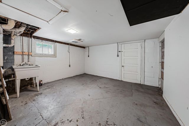 24125 Shook Road, Clinton Twp, MI 48035
