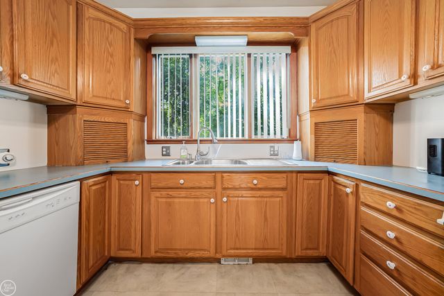 24125 Shook Road, Clinton Twp, MI 48035