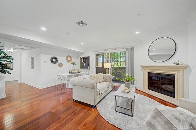 970 S St. Andrews Place 103, Los Angeles, CA 90019