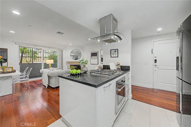 970 S St. Andrews Place 103, Los Angeles, CA 90019
