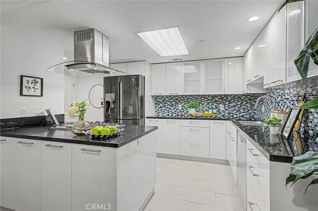 970 S St. Andrews Place 103, Los Angeles, CA 90019