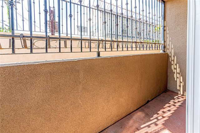 970 S St. Andrews Place 103, Los Angeles, CA 90019