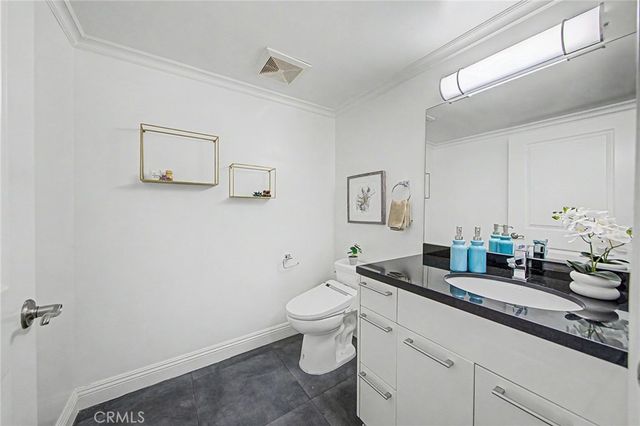 970 S St. Andrews Place 103, Los Angeles, CA 90019