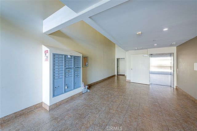 970 S St. Andrews Place 103, Los Angeles, CA 90019