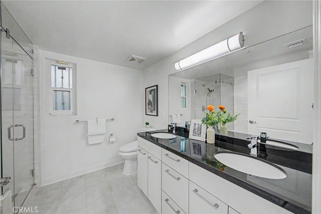 Image 19 of property listing at 970 S St. Andrews Place 103, Los Angeles, CA 90019