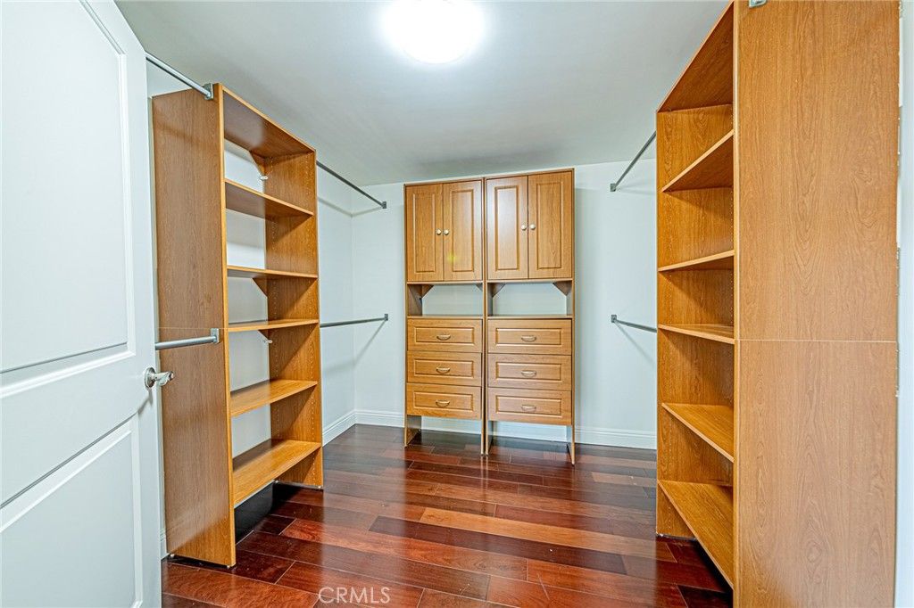 Image 21 of property listing at 970 S St. Andrews Place 103, Los Angeles, CA 90019