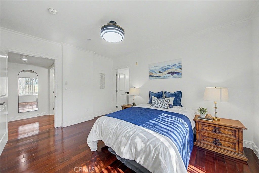 Image 24 of property listing at 970 S St. Andrews Place 103, Los Angeles, CA 90019
