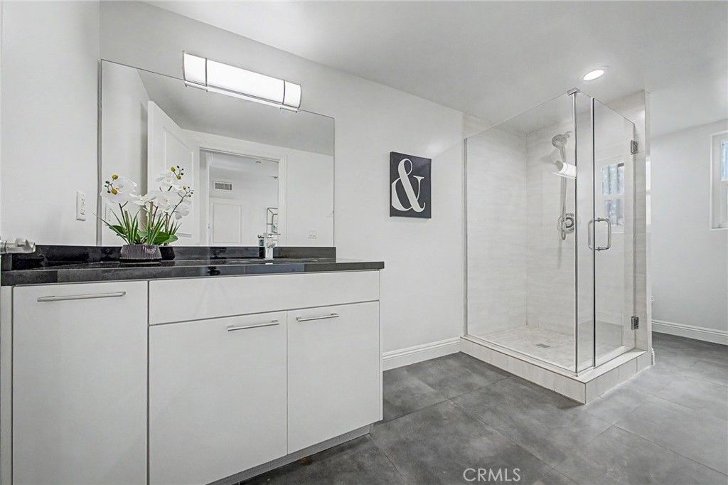 Image 25 of property listing at 970 S St. Andrews Place 103, Los Angeles, CA 90019