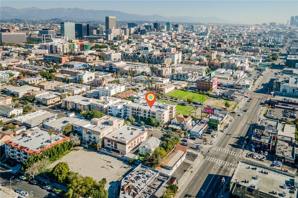 Image 34 of property listing at 970 S St. Andrews Place 103, Los Angeles, CA 90019