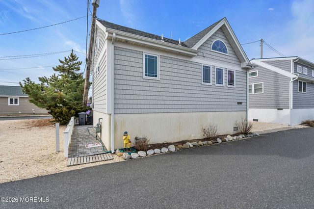 105 W Bayberry Way, Lavallette, NJ 08735