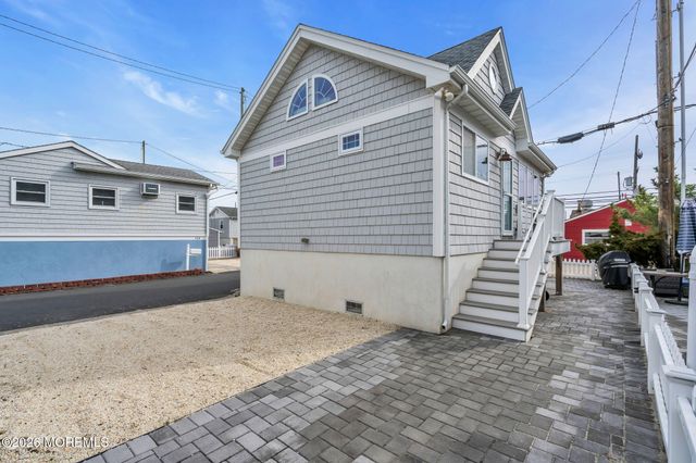 105 W Bayberry Way, Lavallette, NJ 08735