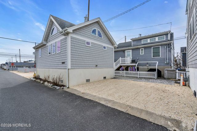 105 W Bayberry Way, Lavallette, NJ 08735