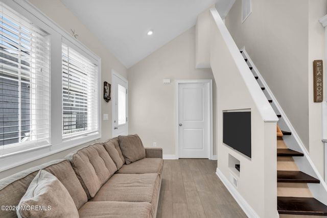 105 W Bayberry Way, Lavallette, NJ 08735