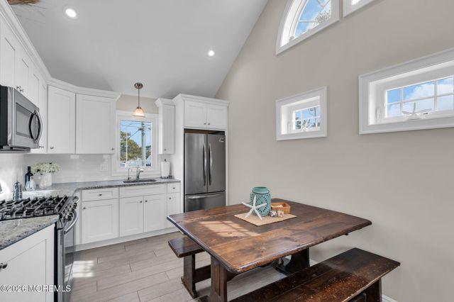 105 W Bayberry Way, Lavallette, NJ 08735