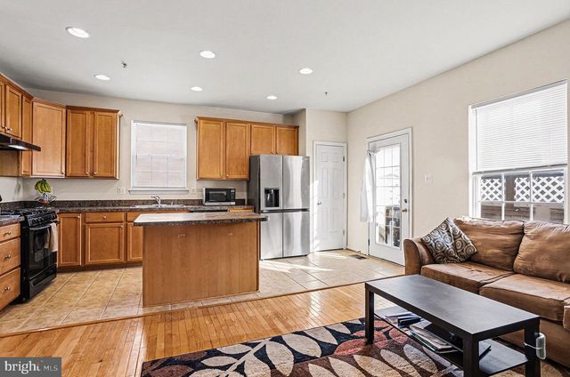 9713 LUGUNA RD, Baltimore, MD 21220