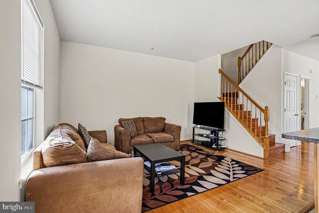 9713 LUGUNA RD, Baltimore, MD 21220