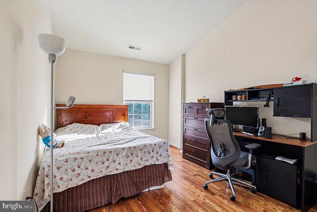 9713 LUGUNA RD, Baltimore, MD 21220