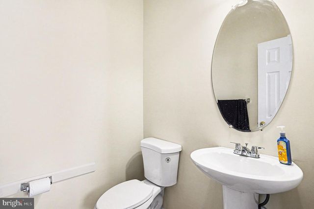 9713 LUGUNA RD, Baltimore, MD 21220