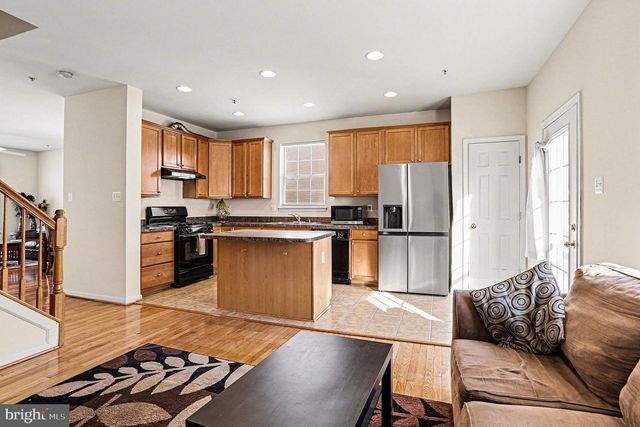 9713 LUGUNA RD, Baltimore, MD 21220