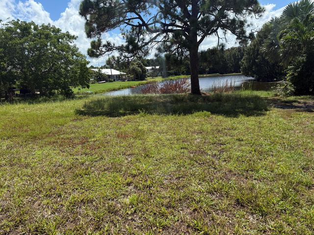 431 NE Julia Court, Jensen Beach, FL 34957