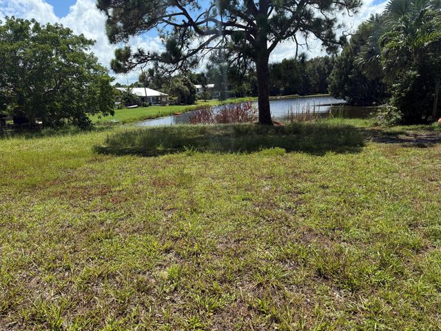 431 NE Julia Court, Jensen Beach, FL 34957