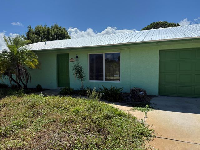 431 NE Julia Court, Jensen Beach, FL 34957