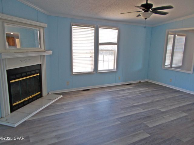 6905 Bateau Pond Lane, Grand Ridge, FL 32442