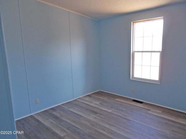 6905 Bateau Pond Lane, Grand Ridge, FL 32442